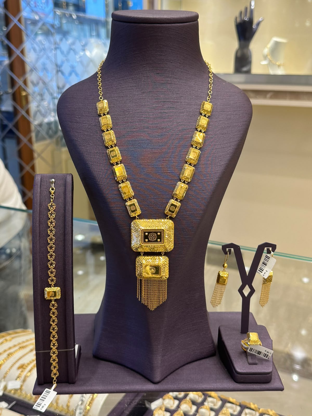 طقم مصوغات ذهبية