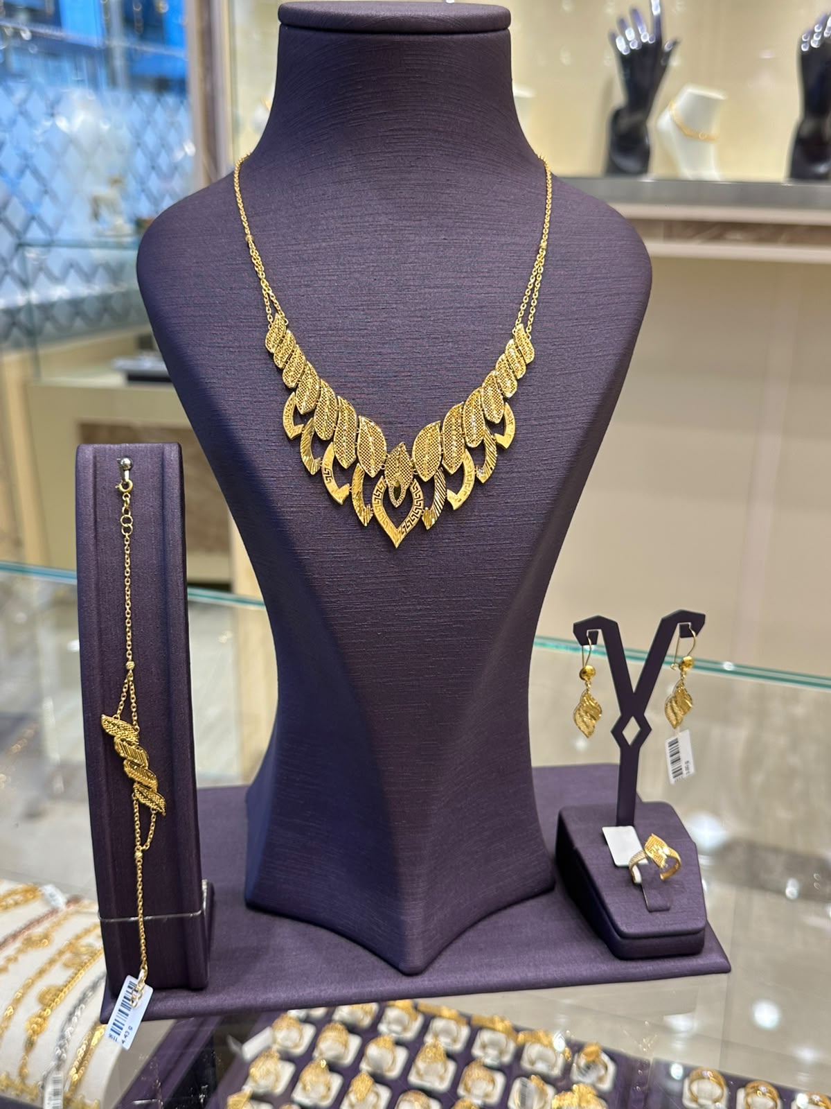طقم مصوغات ذهبية