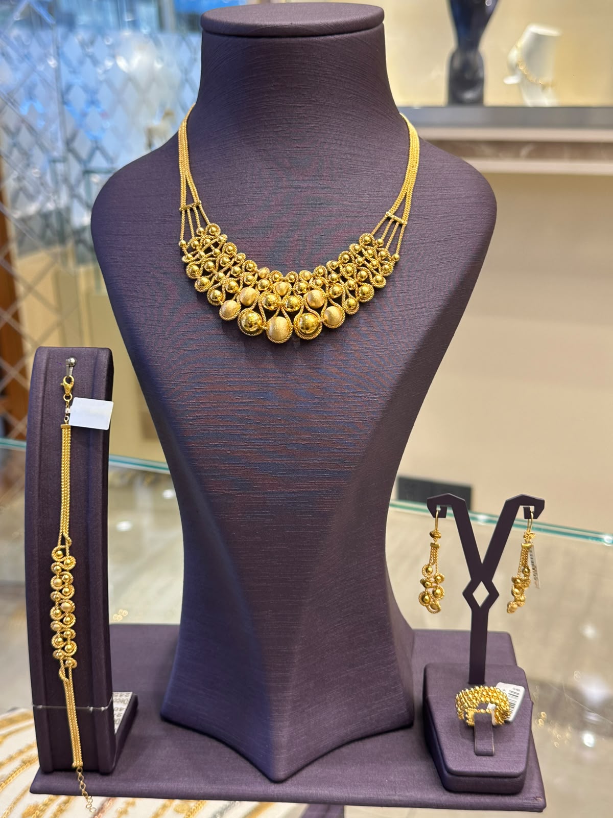 طقم مصوغات ذهبية